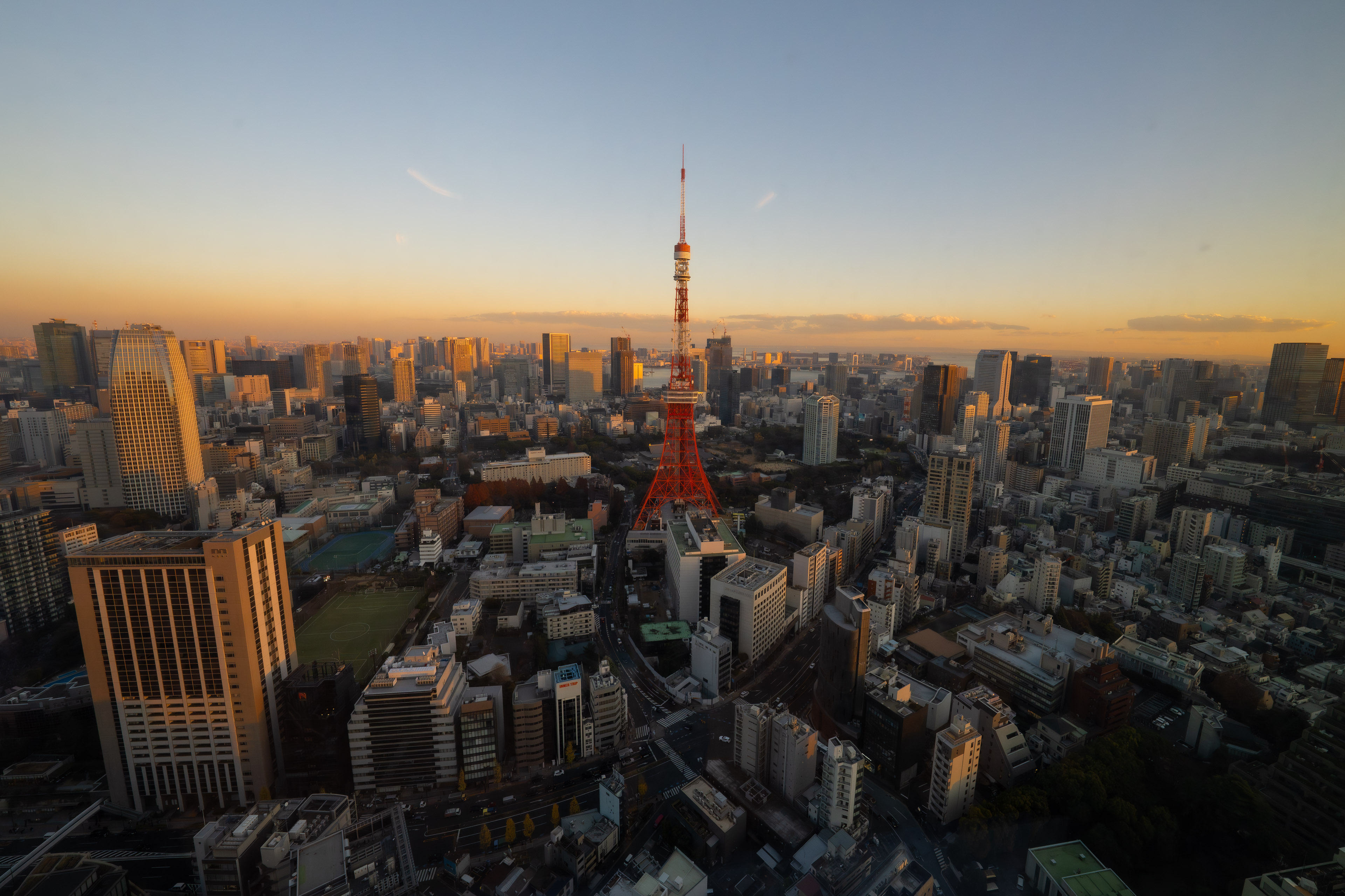 麻布台ヒルズから撮影した東京タワー